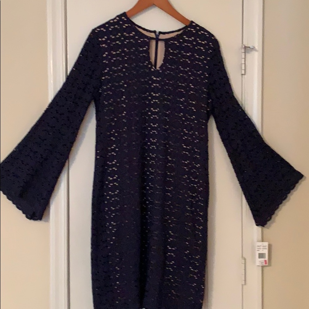 Comfortable, figure flattering Navy lace dress!